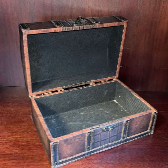 Hosley Decorative Wooden Storage Box with Leather Clasp 9 Inch Long - Picture 2 of 4